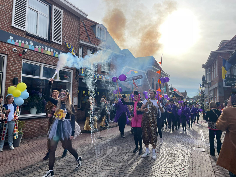 Riesen Rosenmontag Rutsch