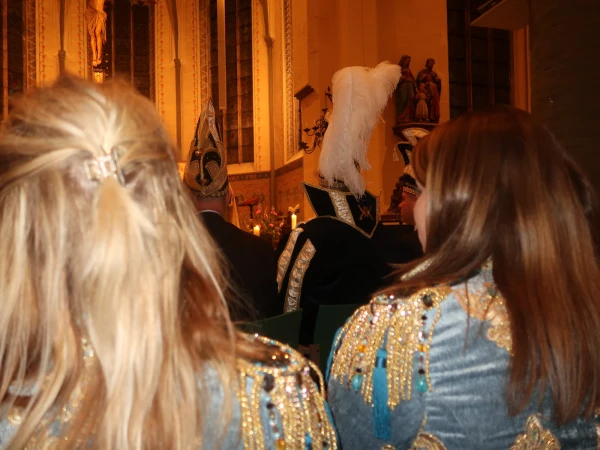 Carnavalsmis en Kadolsteravond bij de Wal