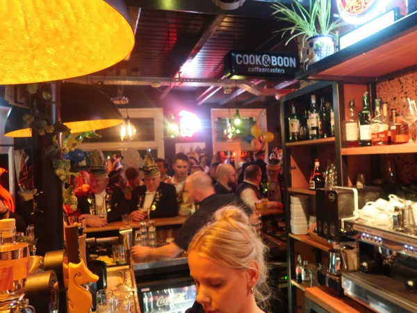 Carnavalsmis en Kadolsteravond bij de Wal