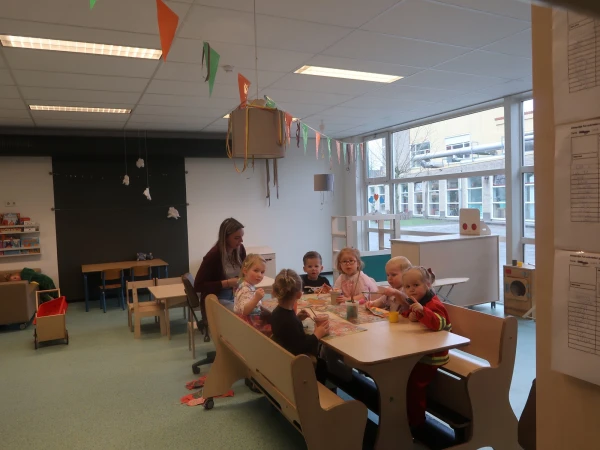 Schoolcarnaval en optocht Agelo