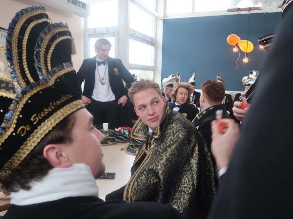Schoolcarnaval en optocht Agelo