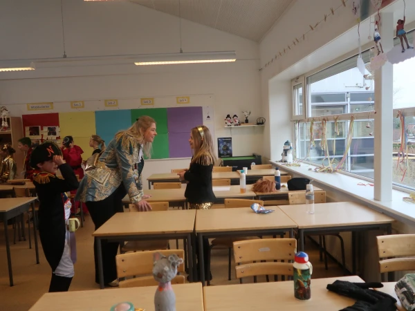 Schoolcarnaval en optocht Agelo