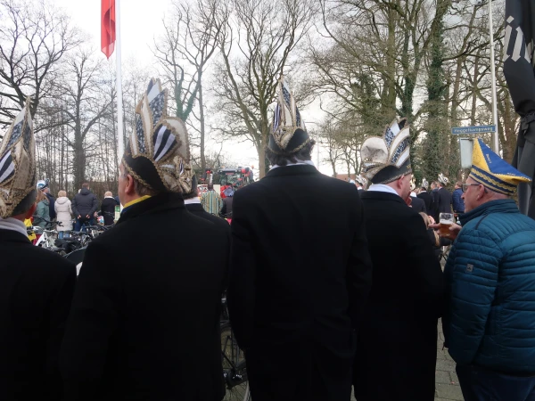 Schoolcarnaval en optocht Agelo