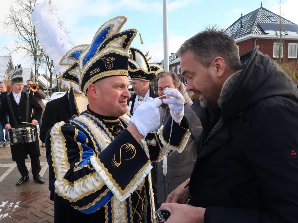 Aanbieden hofauto en receptie Stadsprins