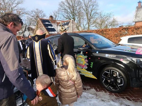 Aanbieden hofauto en receptie Stadsprins