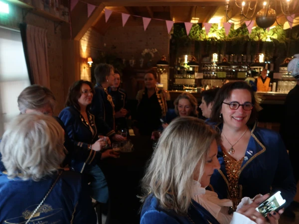 Aanbieden hofauto en receptie Stadsprins