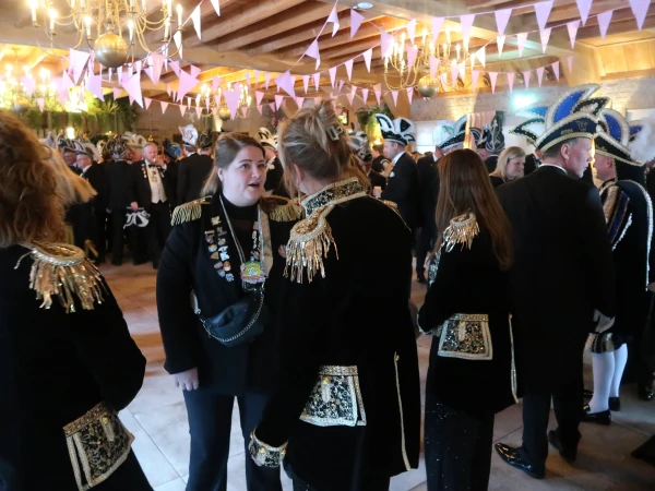 Aanbieden hofauto en receptie Stadsprins