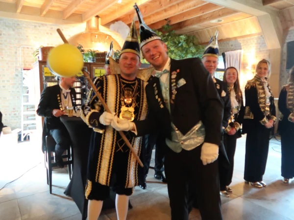 Aanbieden hofauto en receptie Stadsprins