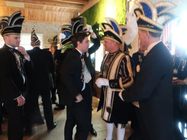 Aanbieden hofauto en receptie Stadsprins