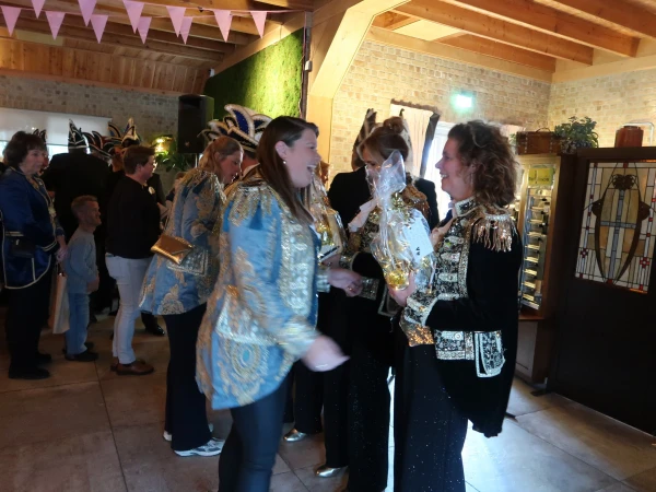 Aanbieden hofauto en receptie Stadsprins