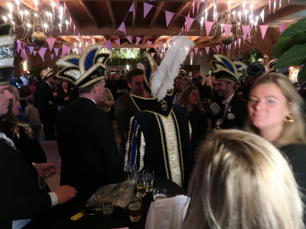 Aanbieden hofauto en receptie Stadsprins