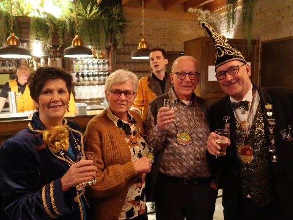 Aanbieden hofauto en receptie Stadsprins