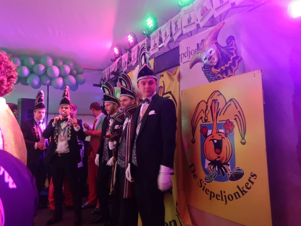 Opkomst 28e Markies Siepeljonkers