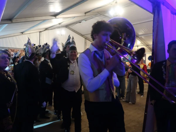 Opkomst Hènige Slepvèènt