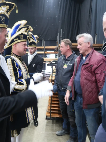 Eerste paal, snert van Henny en fotomoment Hofauto's Wiefferink