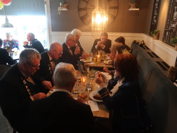 Brunch oud Prinsen, Borrelmiddag Smoezen & Neugoamd