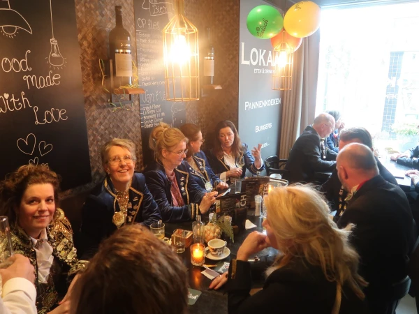 Brunch oud Prinsen, Borrelmiddag Smoezen & Neugoamd