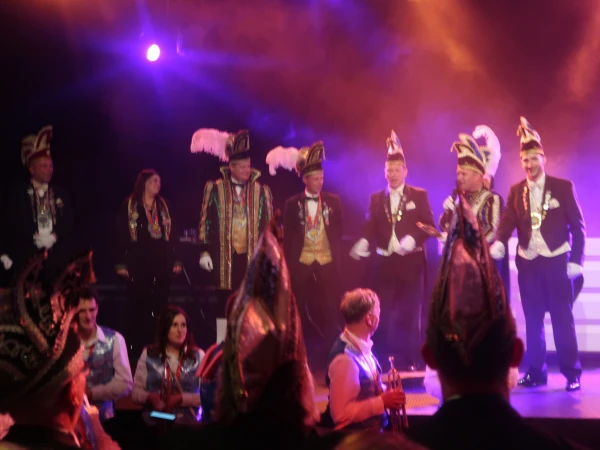 Brunch oud Prinsen, Borrelmiddag Smoezen & Neugoamd