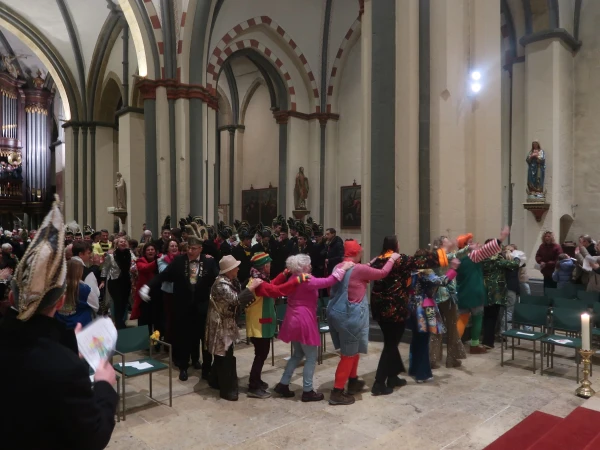 Carnavalsmis & bezoek Kadolstermennekes