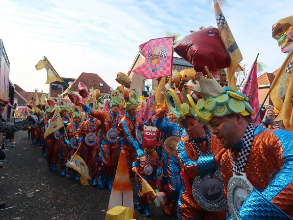 Fruhshoppen Agelo & optocht Oldenzaal